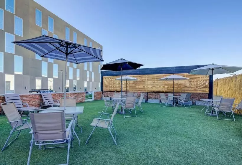 Hotelli La Quinta By Wyndham Santiago Aeropuerto