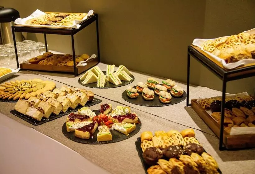 Hotelli La Quinta By Wyndham Santiago Aeropuerto