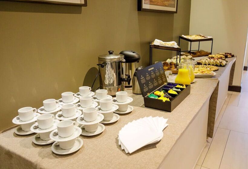 فندق La Quinta By Wyndham Santiago Aeropuerto