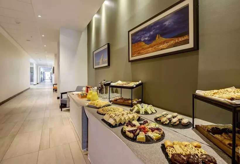 Hotelli La Quinta By Wyndham Santiago Aeropuerto