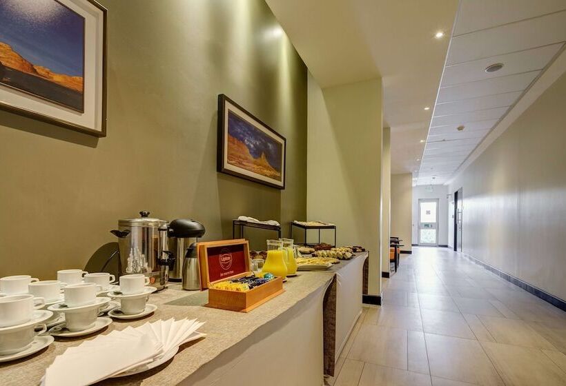 فندق La Quinta By Wyndham Santiago Aeropuerto