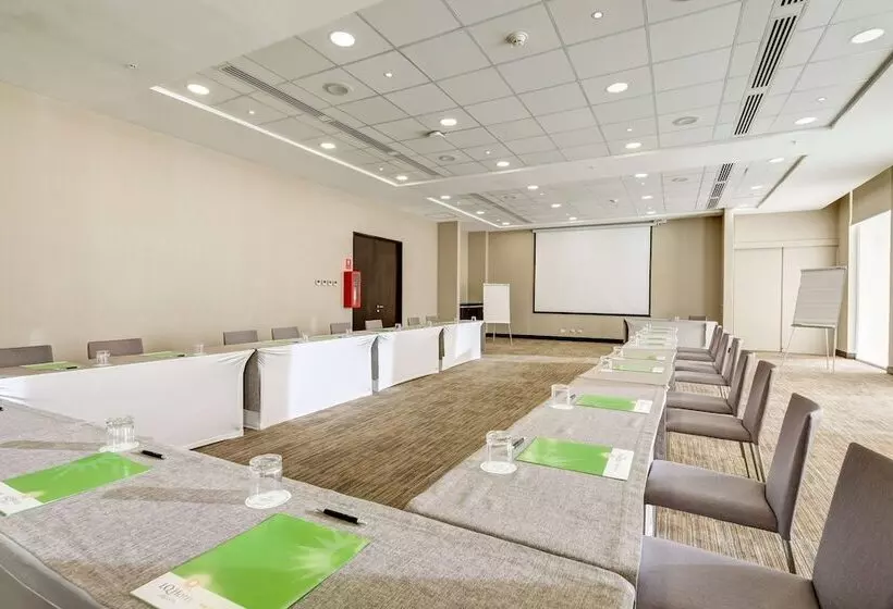 Hotelli La Quinta By Wyndham Santiago Aeropuerto