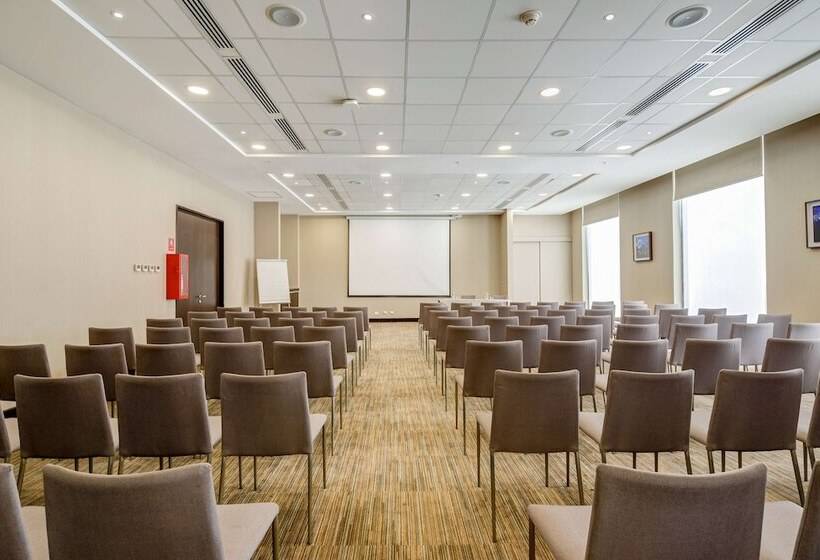 فندق La Quinta By Wyndham Santiago Aeropuerto