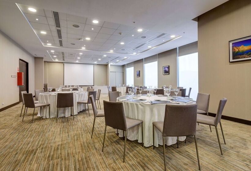 فندق La Quinta By Wyndham Santiago Aeropuerto