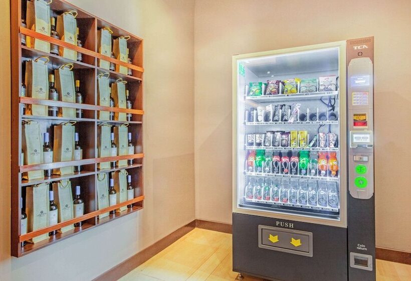 فندق La Quinta By Wyndham Santiago Aeropuerto