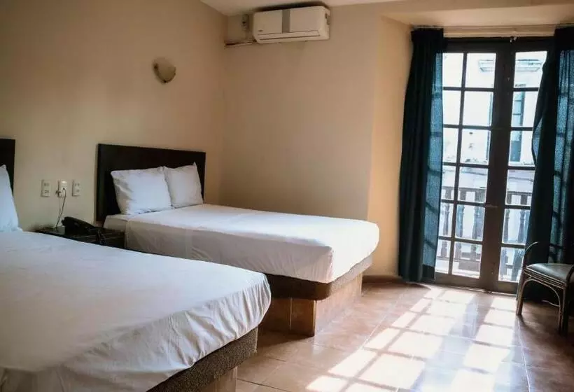 هتل Plaza Centro Historico