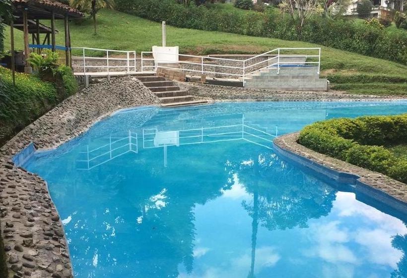 هتل Hospedaje Ecoturístico Villa Carolina