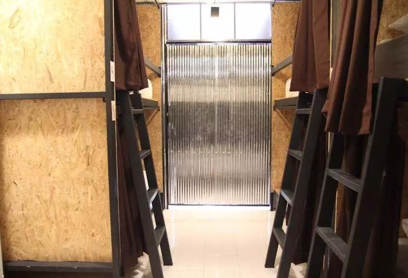 Vitamin Sea Hostel Phuket