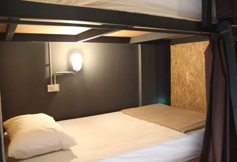 Vitamin Sea Hostel Phuket