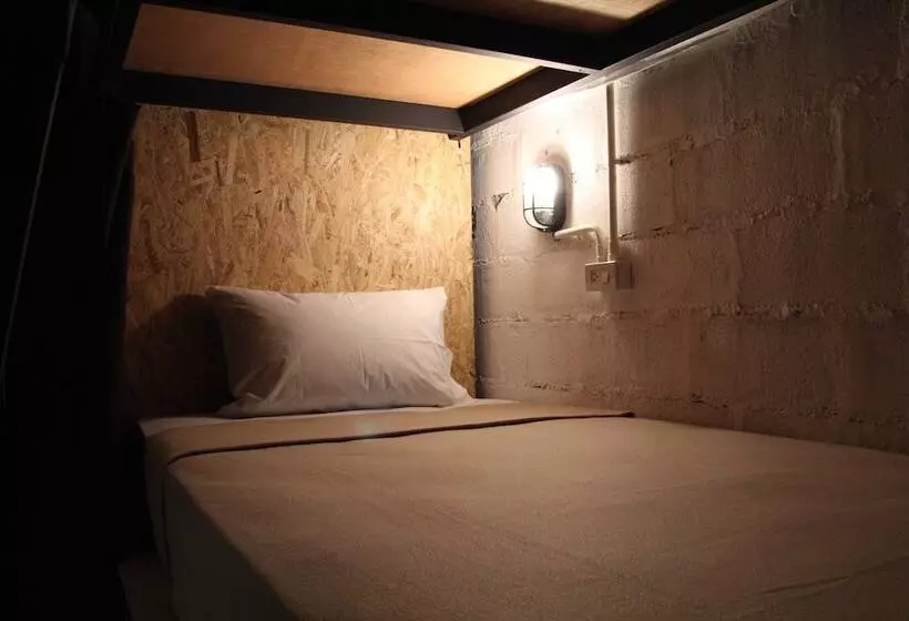 Vitamin Sea Hostel Phuket