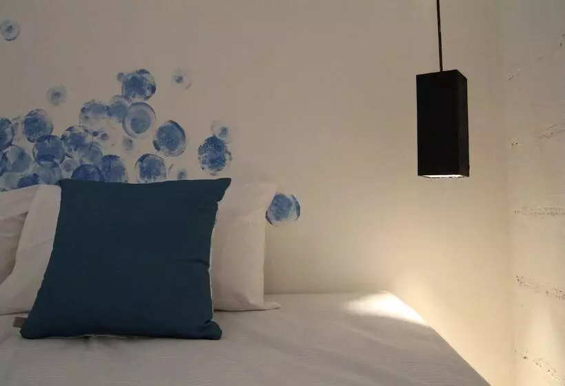 Vitamin Sea Hostel Phuket