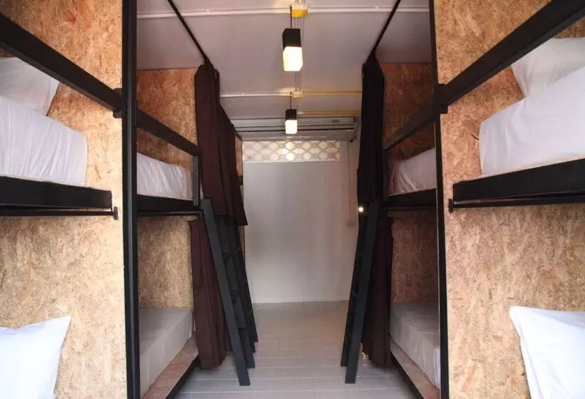 Vitamin Sea Hostel Phuket