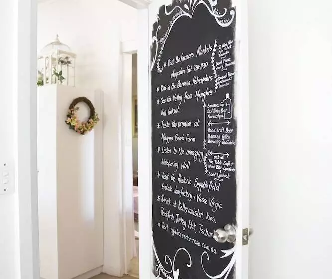 Aamiaismajoitus (B&B) Jasmine S Cottage