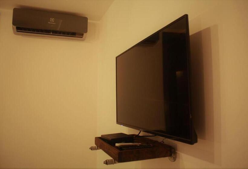 هتل 1945 Aeropuerto