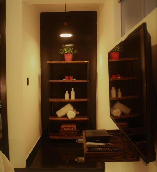 هتل 1945 Aeropuerto