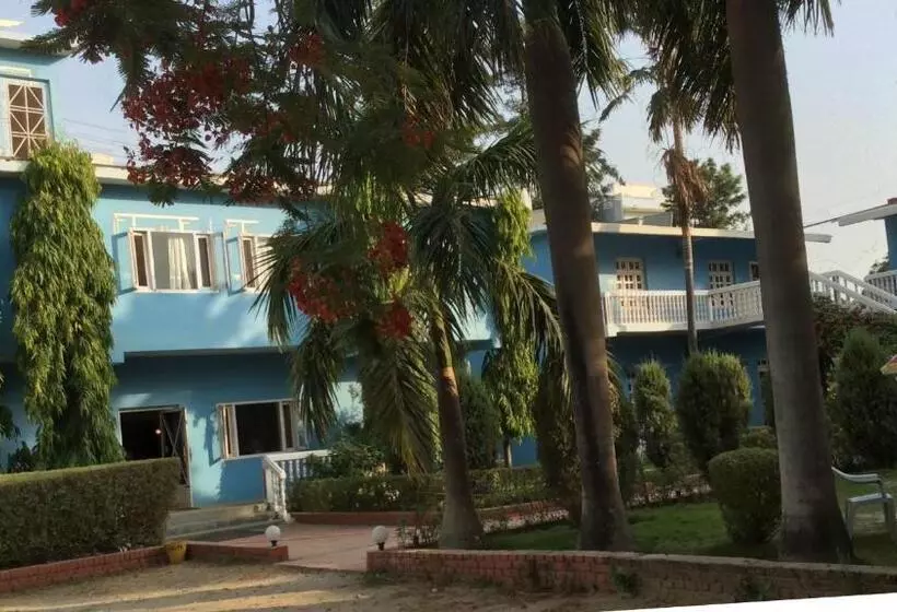 هتل Megha Traveller S Village