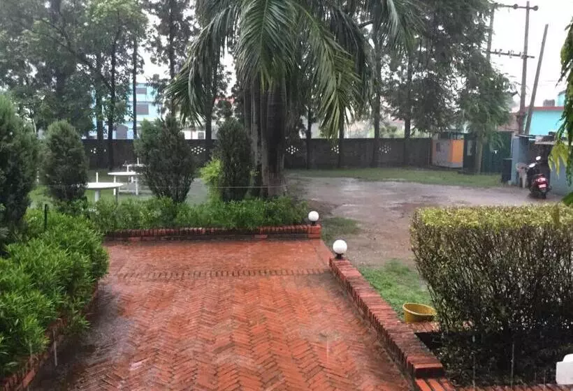 هتل Megha Traveller S Village