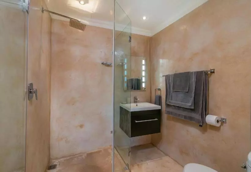 Hotelli Olive Hill Guest House