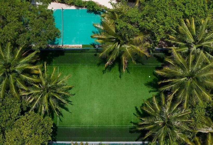 هتل Eri Maldives