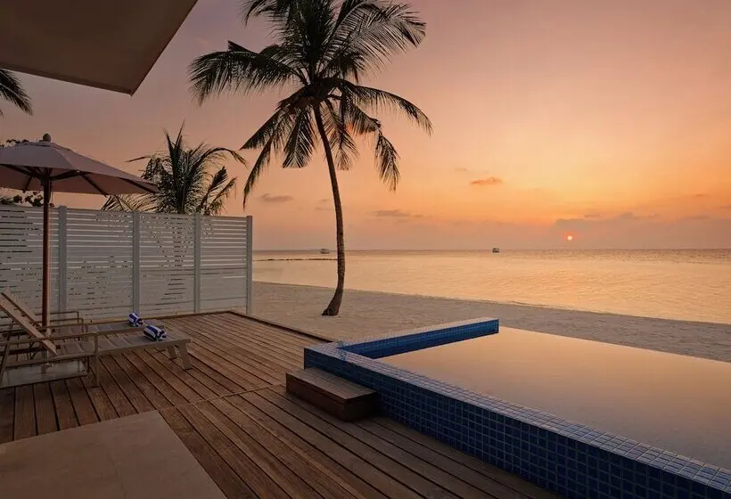 هتل Eri Maldives