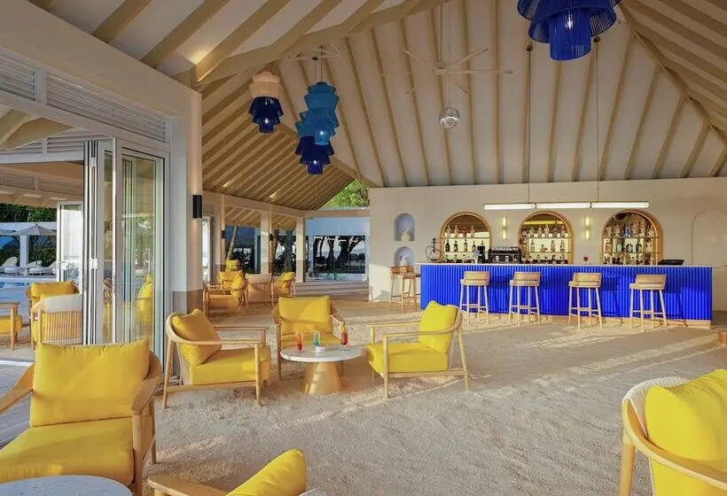 هتل Eri Maldives