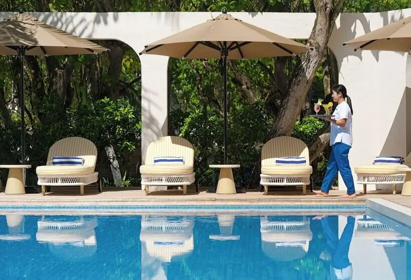 هتل Eri Maldives
