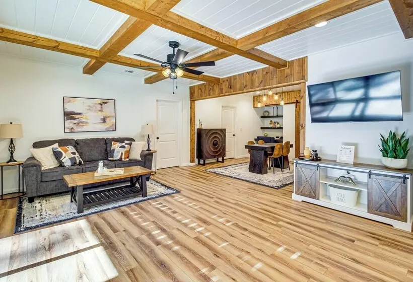 Ellijay Home 4 Mi To Dtwn: Hot Tub & Resort Perks!