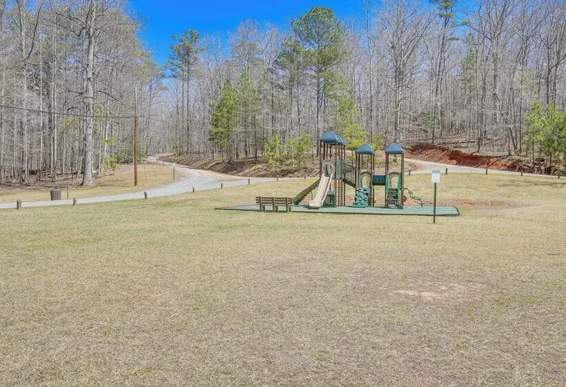 Ellijay Home 4 Mi To Dtwn: Hot Tub & Resort Perks!