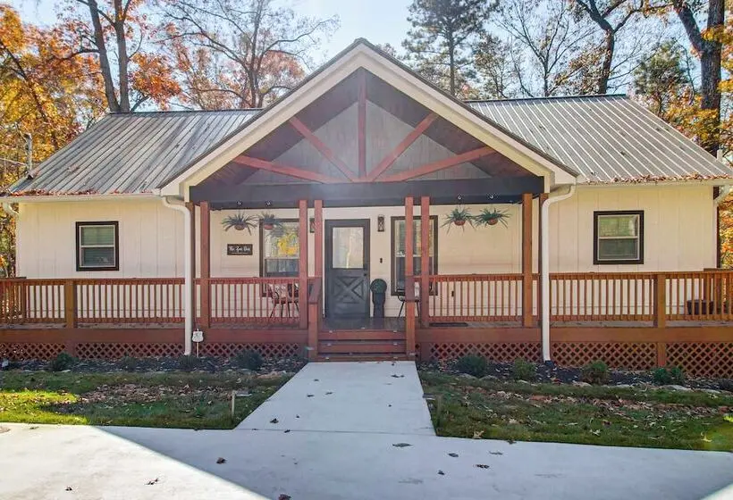 Ellijay Home 4 Mi To Dtwn: Hot Tub & Resort Perks!