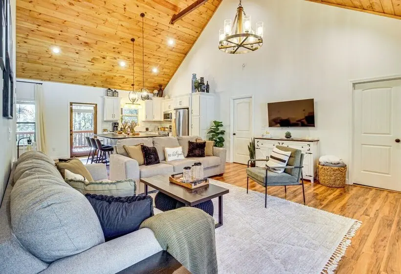 Ellijay Home 4 Mi To Dtwn: Hot Tub & Resort Perks!