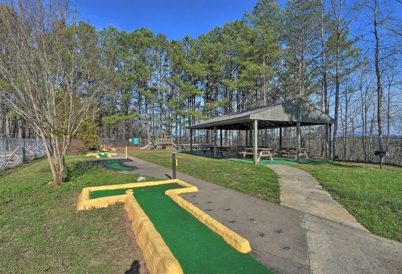 Ellijay Home 4 Mi To Dtwn: Hot Tub & Resort Perks!