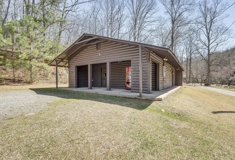 Ellijay Home 4 Mi To Dtwn: Hot Tub & Resort Perks!
