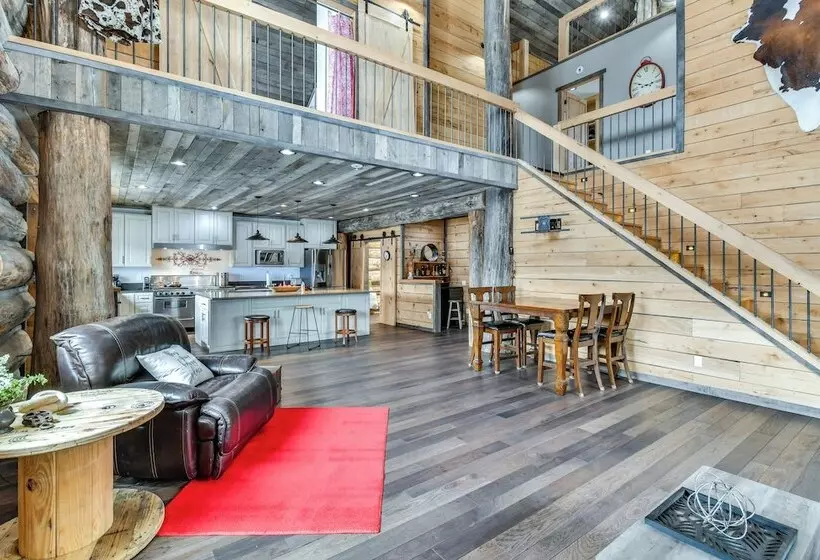 Perfect For Families: Custom Built Harrison Cabin!
