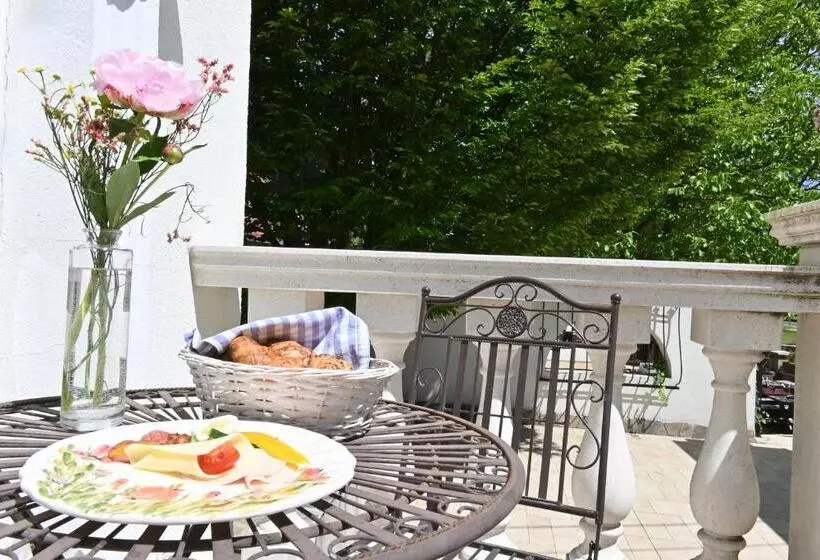 Aamiaismajoitus (B&B) Székely Kúria