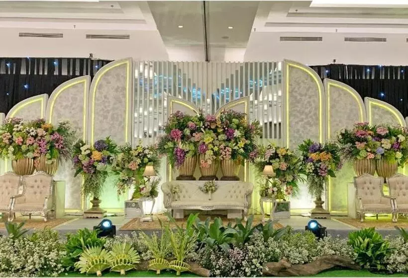 Hotelli Ayola Sunrise Mojokerto