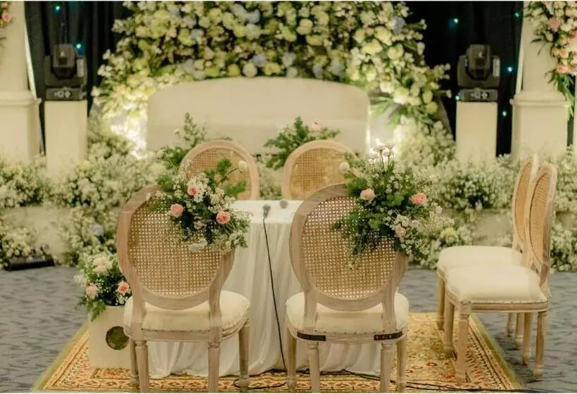 Hotelli Ayola Sunrise Mojokerto