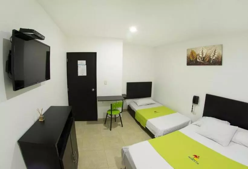 هتل Embajador Del Llano