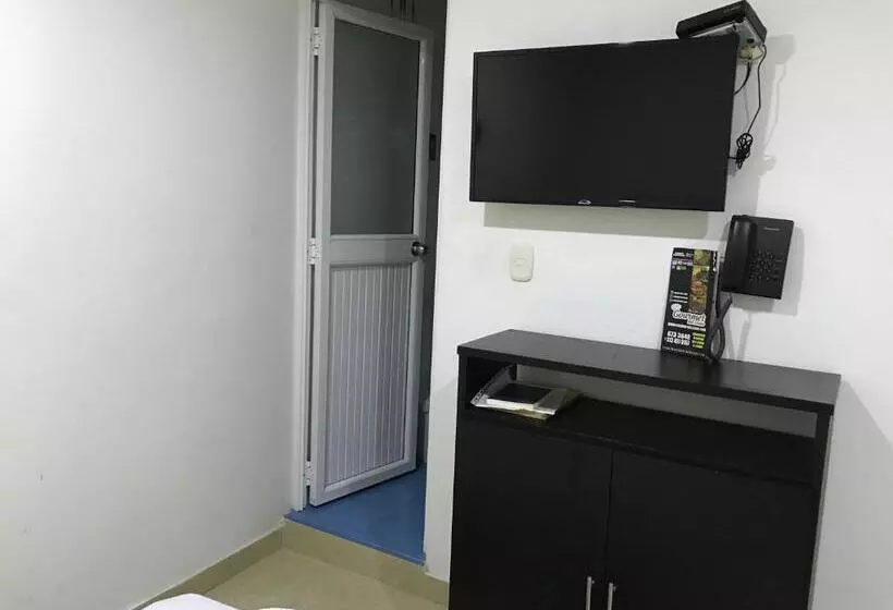 هتل Embajador Del Llano