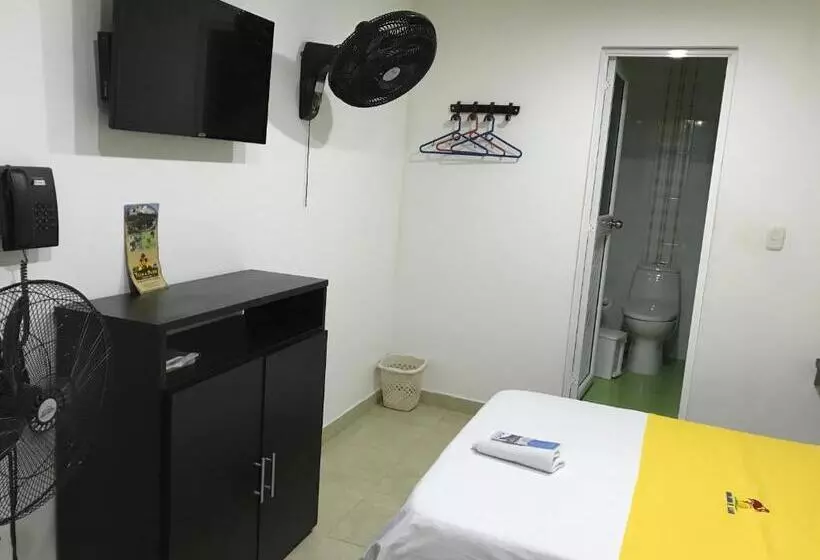 هتل Embajador Del Llano