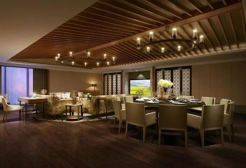 ホテル Howard Johnson Hot Spring Resort Anshun