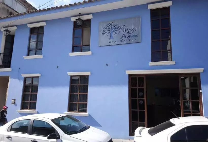 ホテル La Finca