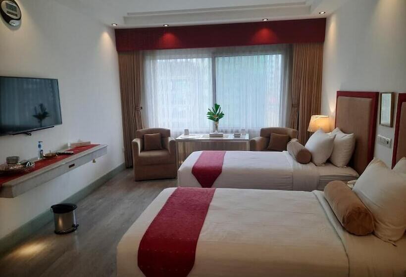 هتل Razmoni Isha Kha International