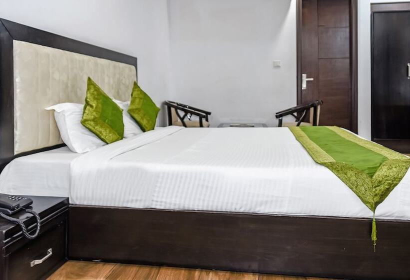 Hotel Treebo Red Petal Jalandhar