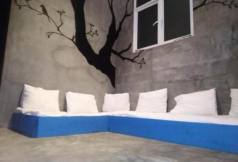 Cycling Backpacker Hostel & Cafe