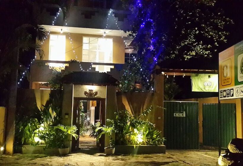 Cycling Backpacker Hostel & Cafe