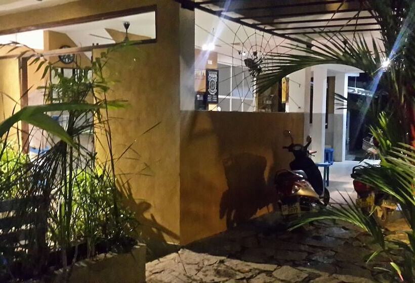 Cycling Backpacker Hostel & Cafe