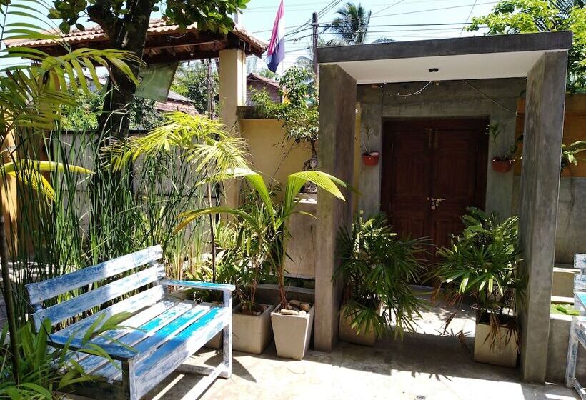 Cycling Backpacker Hostel & Cafe