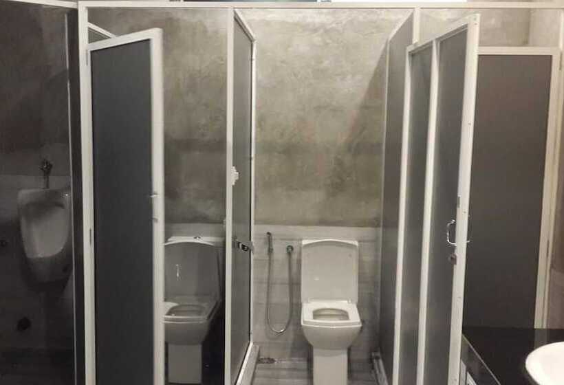 Cycling Backpacker Hostel & Cafe