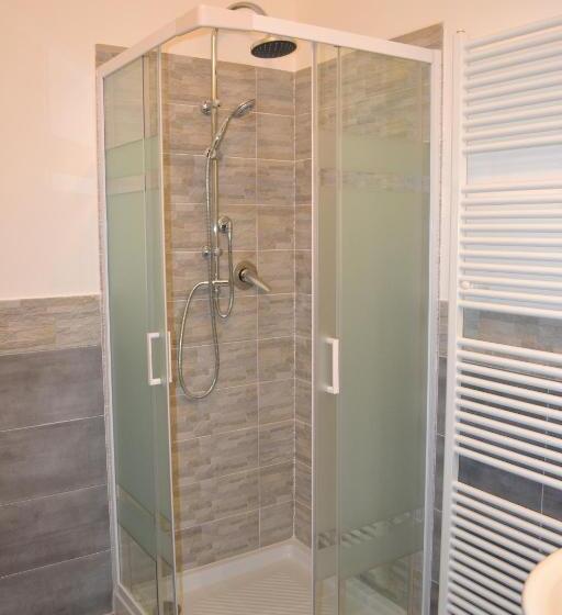 تختخواب و صبحانه La Chance