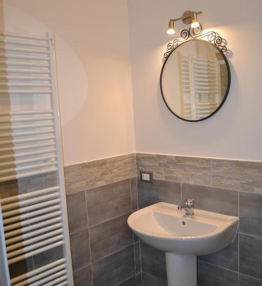 تختخواب و صبحانه La Chance